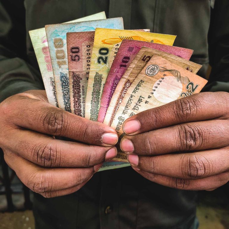 alt="Etis Familie in Bangladesch_Compassion_Deutschland"