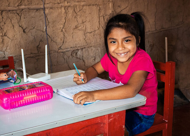 alt="Bildung_in_Peru:_Internetzugang_für_ein_ganzes_Dorf_Romina"